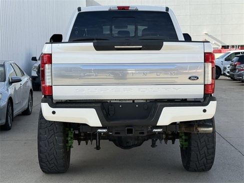 Used 2019 Ford F250 Platinum w/ Platinum Ultimate Package image 5