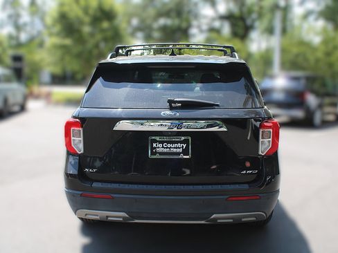 Used 2022 Ford Explorer XLT w/ Equipment Group 202A AWD/4WD image 8