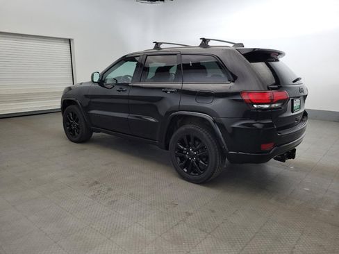 Used 2017 Jeep Grand Cherokee Altitude AWD/4WD image 3