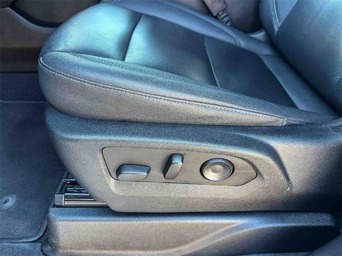 Used 2023 Chevrolet Tahoe LT w/ Luxury Package image 12