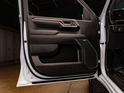 Used 2025 GMC Sierra 1500 Elevation w/ Preferred Package image 29