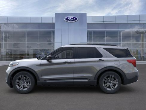 New 2024 Ford Explorer XLT w/ Equipment Group 202A image 3