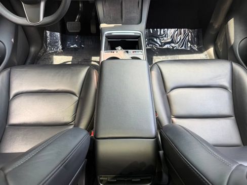 Used 2021 Tesla Model Y Long Range AWD/4WD image 47