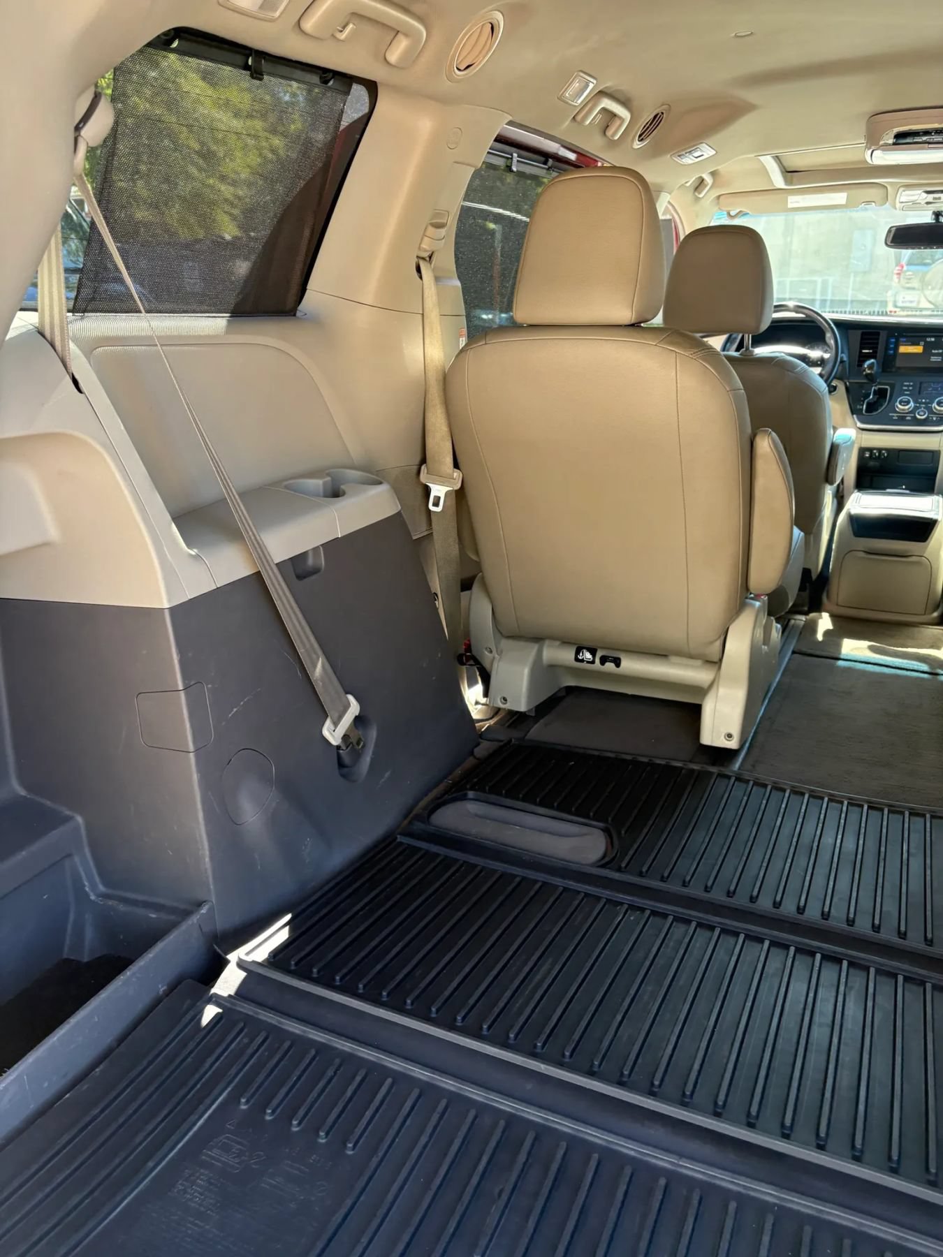 Used 2017 Toyota Sienna XLE AWD/4WD image 26