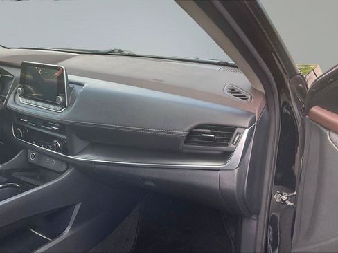 Certified 2023 Nissan Rogue SV AWD/4WD image 16