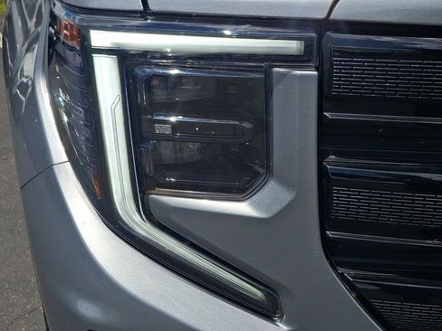 Used 2024 GMC Sierra 1500 Elevation AWD/4WD image 9