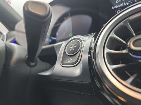 Used 2022 Mercedes-Benz GLB 250 4MATIC image 38