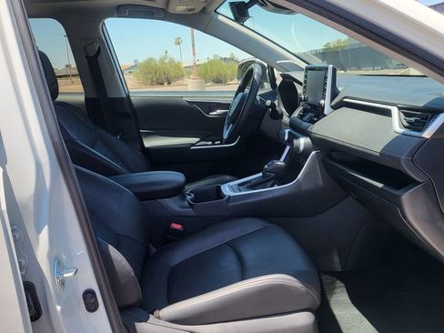 Used 2022 Toyota RAV4 XLE Premium AWD/4WD image 22