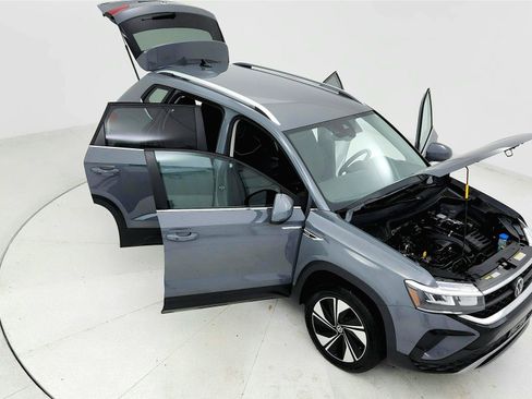 Used 2024 Volkswagen Taos SE AWD/4WD image 24