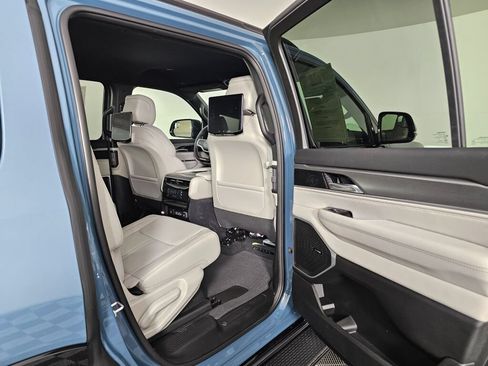 New 2026 Jeep Grand Wagoneer Limited w/ Rear Seat Video Group I AWD/4WD image 35