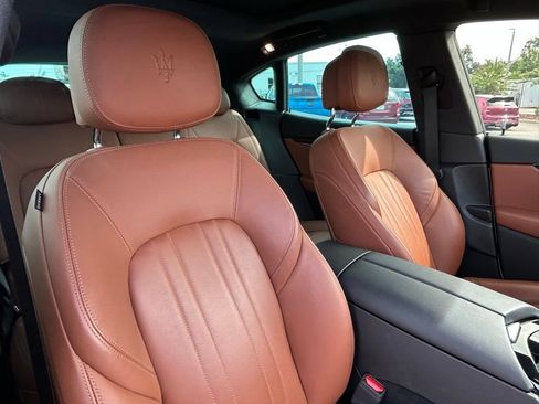 Used 2023 Maserati Levante GT AWD/4WD image 48