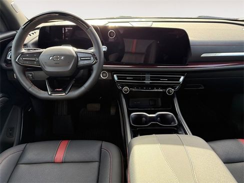 Used 2024 Chevrolet Traverse RS image 10