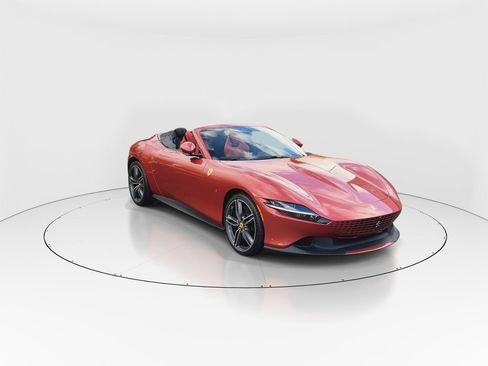 Used 2025 Ferrari Roma Spider RWD image 2