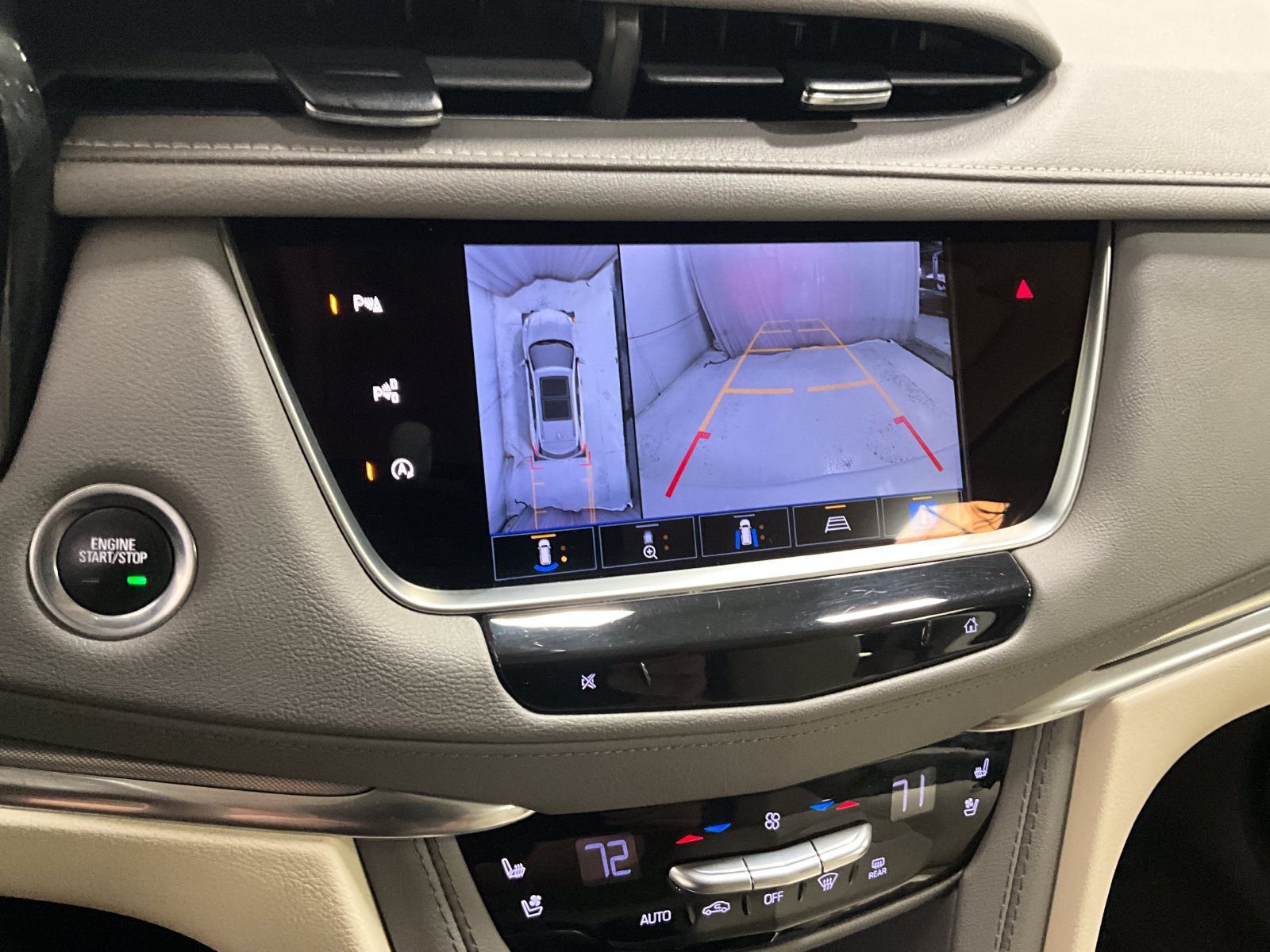 Used 2023 Cadillac XT5 Premium Luxury w/ Technology Package AWD/4WD image 22
