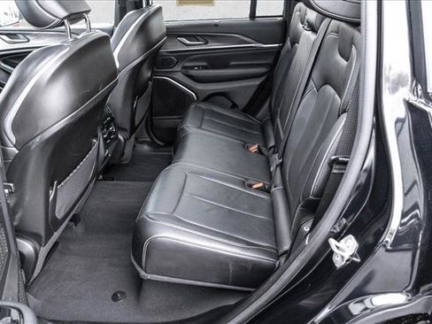 Used 2023 Jeep Grand Cherokee Overland w/ Luxury Tech Group IV image 23