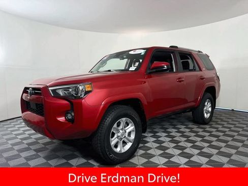 Certified 2024 Toyota 4Runner SR5 AWD/4WD image 3