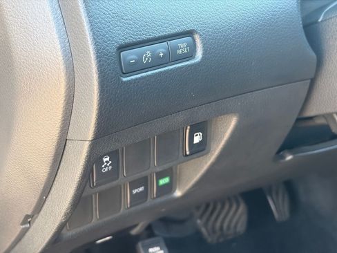 Used 2018 Nissan Rogue S FWD image 20