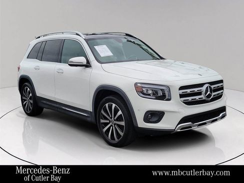 Certified 2022 Mercedes-Benz GLB 250 image 1