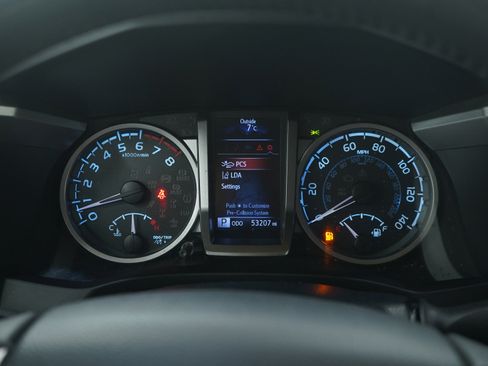 Used 2019 Toyota Tacoma SR5 image 25