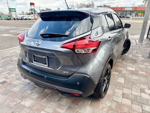 Used 2020 Nissan Kicks SR w/ SR Premium Package image 3
