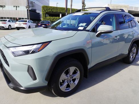 Certified 2023 Toyota RAV4 XLE w/ Convenience Package image 4