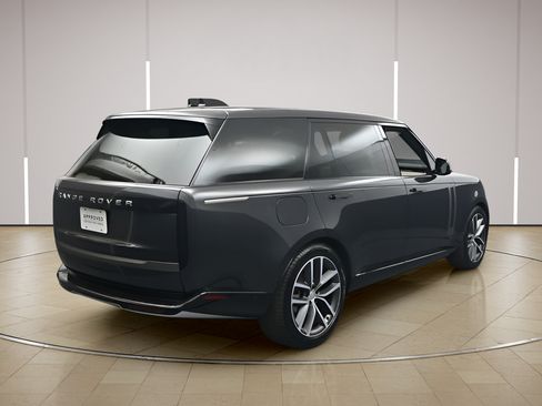 Used 2025 Land Rover Range Rover Long Wheelbase SE AWD/4WD image 23