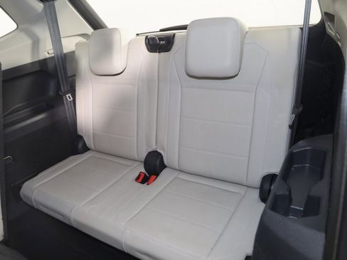 Used 2018 Volkswagen Tiguan SEL w/ 3rd Row Seat Package image 51