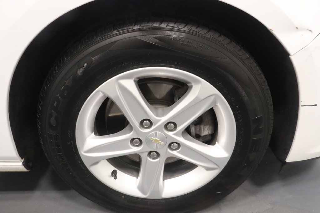 Used 2023 Chevrolet Malibu LS FWD image 26
