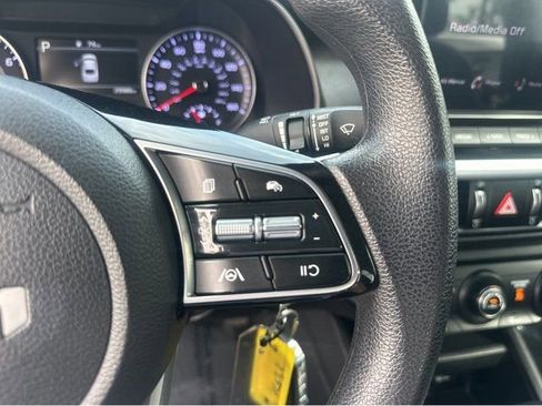 Certified 2023 Kia Forte LXS w/ LXS Technology Package image 21