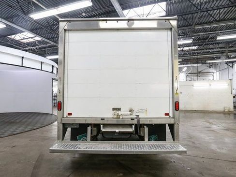 Used 2022 Ford E-350 and Econoline 350 Super Duty w/ Power Windows & Locks Group image 9