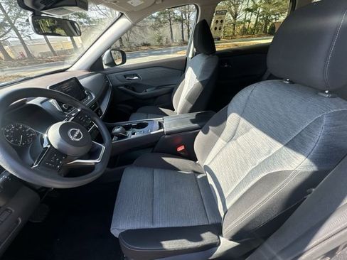 Used 2023 Nissan Rogue SV FWD image 11