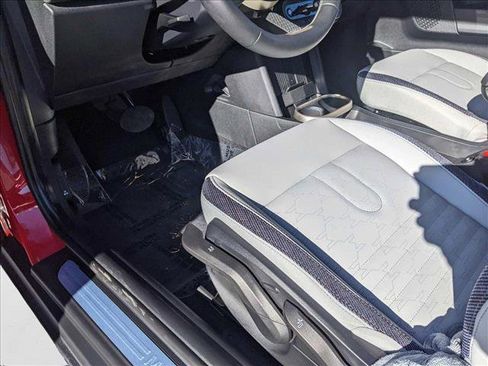 Used 2025 MINI Cooper 2-Door Hardtop image 4