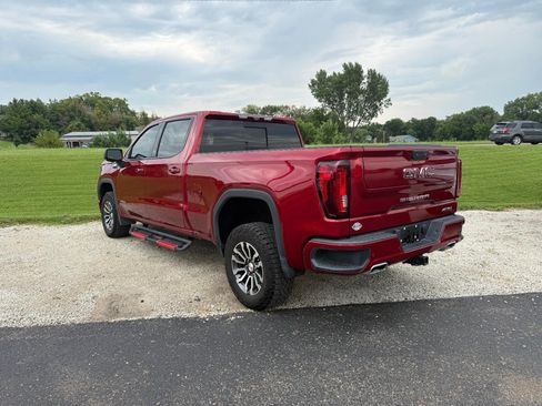 Used 2023 GMC Sierra 1500 AT4 w/ Technology Package AWD/4WD image 4