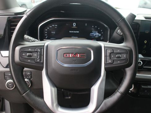 Used 2025 GMC Sierra 1500 SLT AWD/4WD image 18