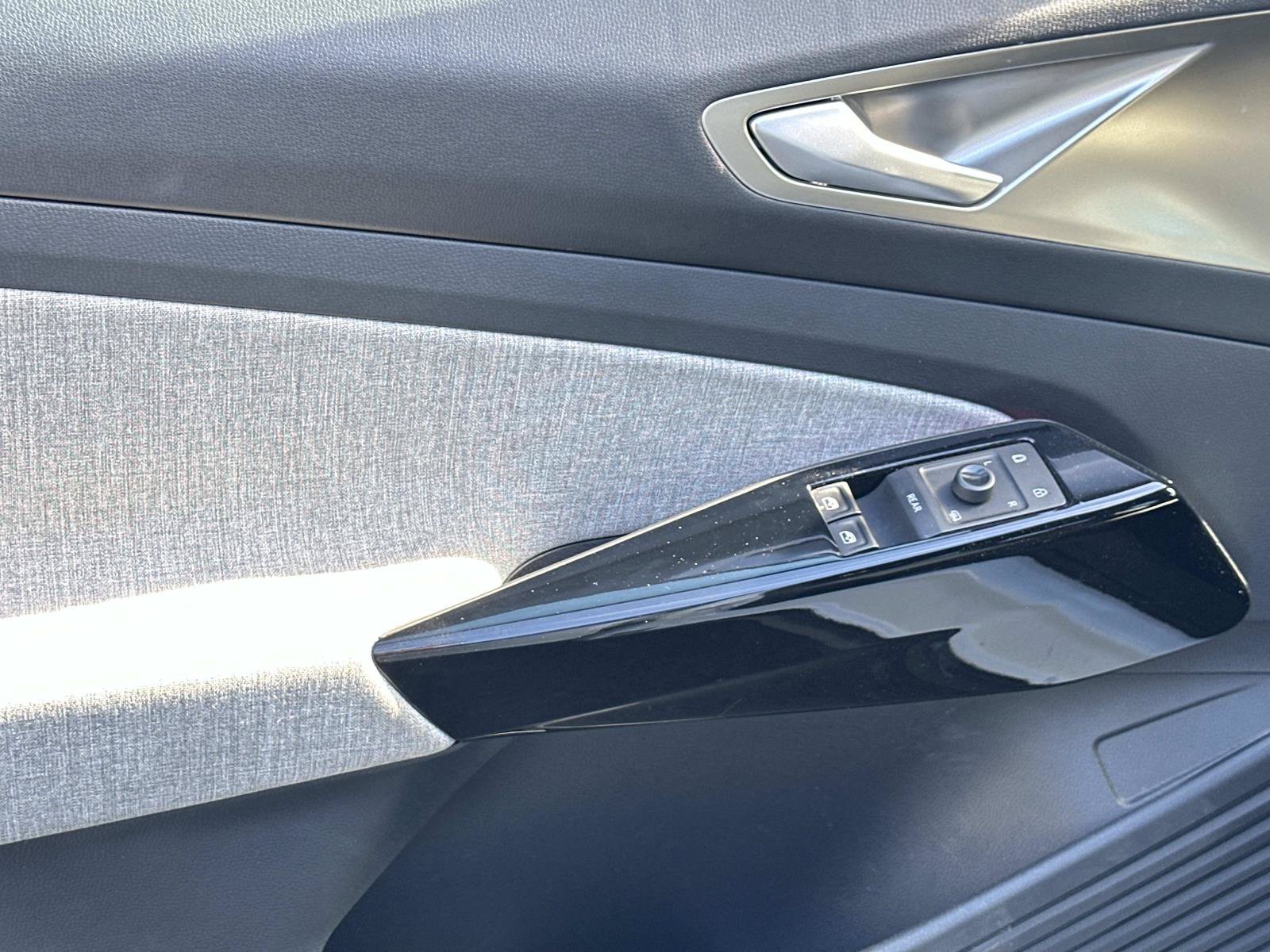 Certified 2023 Volkswagen ID.4 Pro RWD image 20