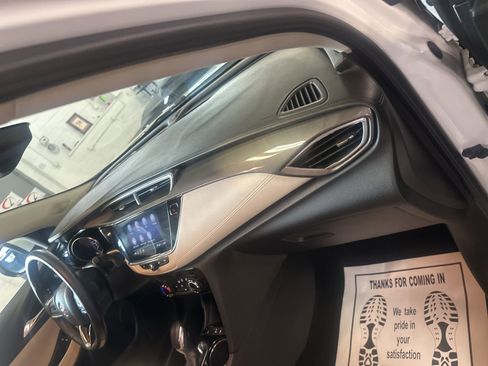 Used 2021 Buick Encore GX Preferred image 13