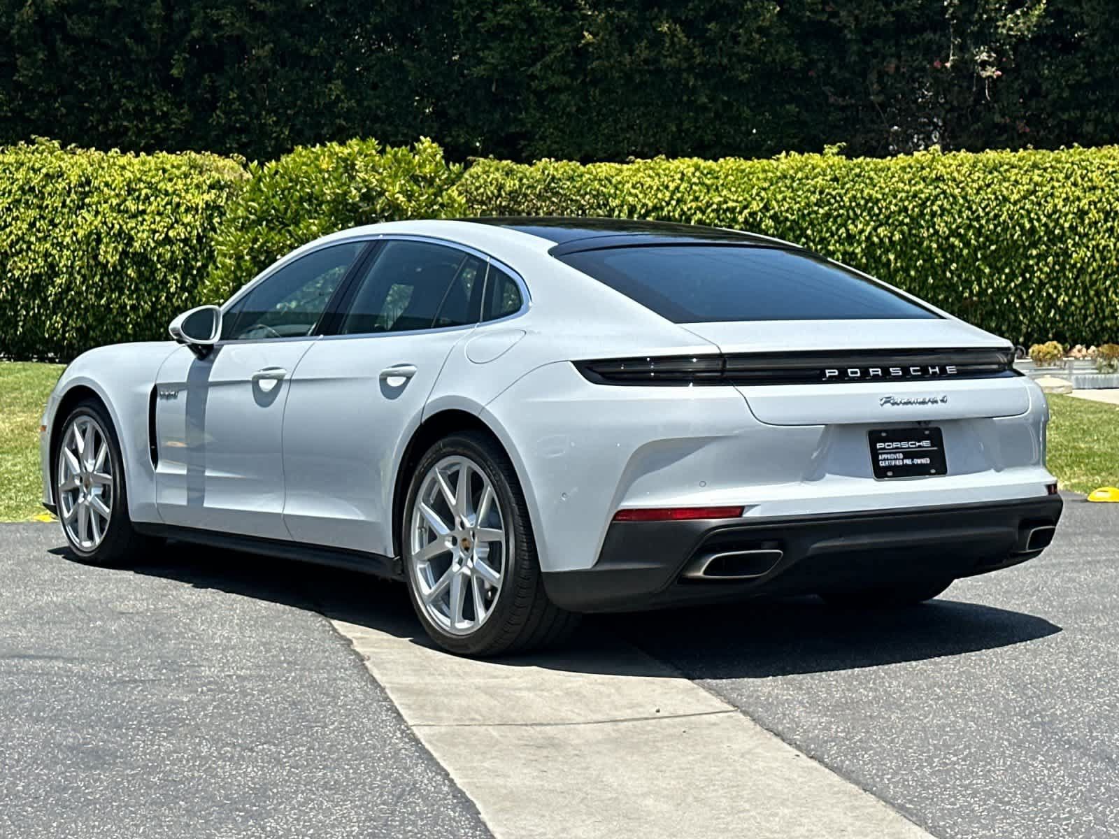 Certified 2025 Porsche Panamera 4 AWD/4WD image 3