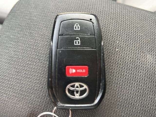 Used 2022 Toyota Corolla Cross LE FWD image 26