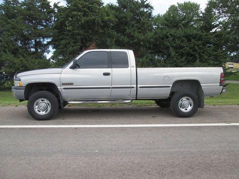 Used 1999 Dodge Ram 2500 Truck 4x4 Quad Cab image 10