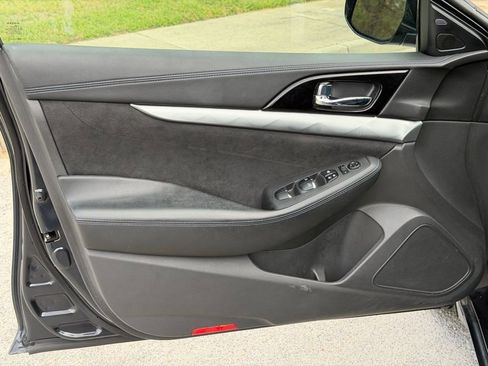 Used 2016 Nissan Maxima SR image 21
