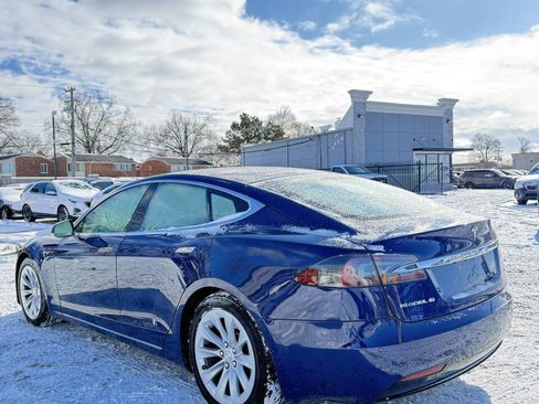 Used 2017 Tesla Model S 75D image 3