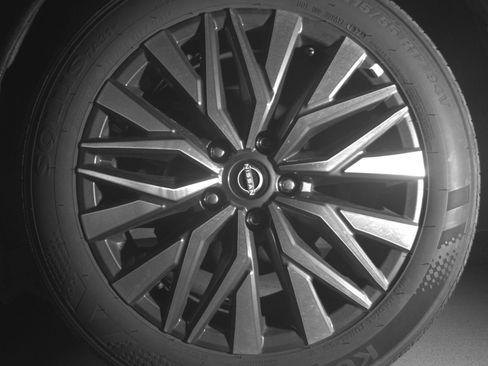 Used 2025 Nissan Altima 2.5 SV FWD image 16