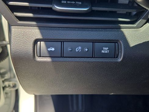 Used 2025 Nissan Altima 2.5 SV FWD image 24