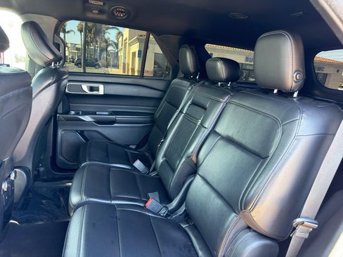 Used 2020 Ford Explorer XLT w/ Equipment Group 202A RWD image 8