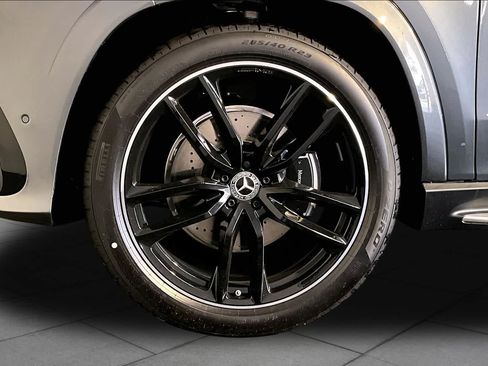 New 2026 Mercedes-Benz GLS 580 4MATIC image 17