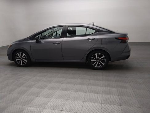 Used 2021 Nissan Versa SV image 3