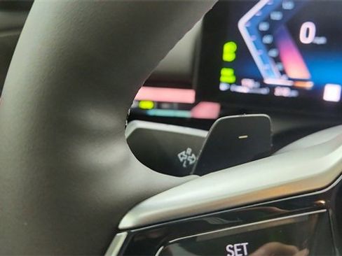 Used 2025 BMW 540i xDrive image 44