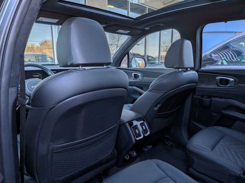 Used 2025 Kia Sorento SX Prestige image 16