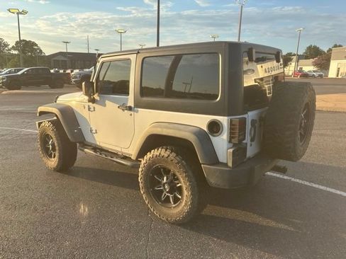 Used 2008 Jeep Wrangler X AWD/4WD image 6