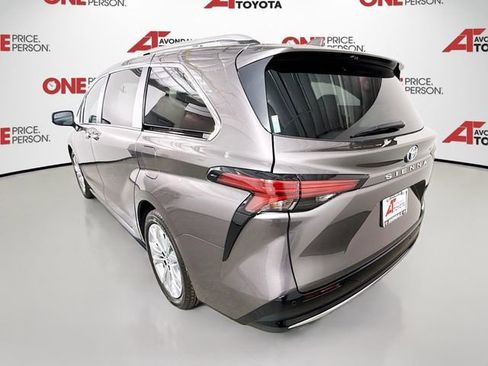 Certified 2023 Toyota Sienna Platinum image 5